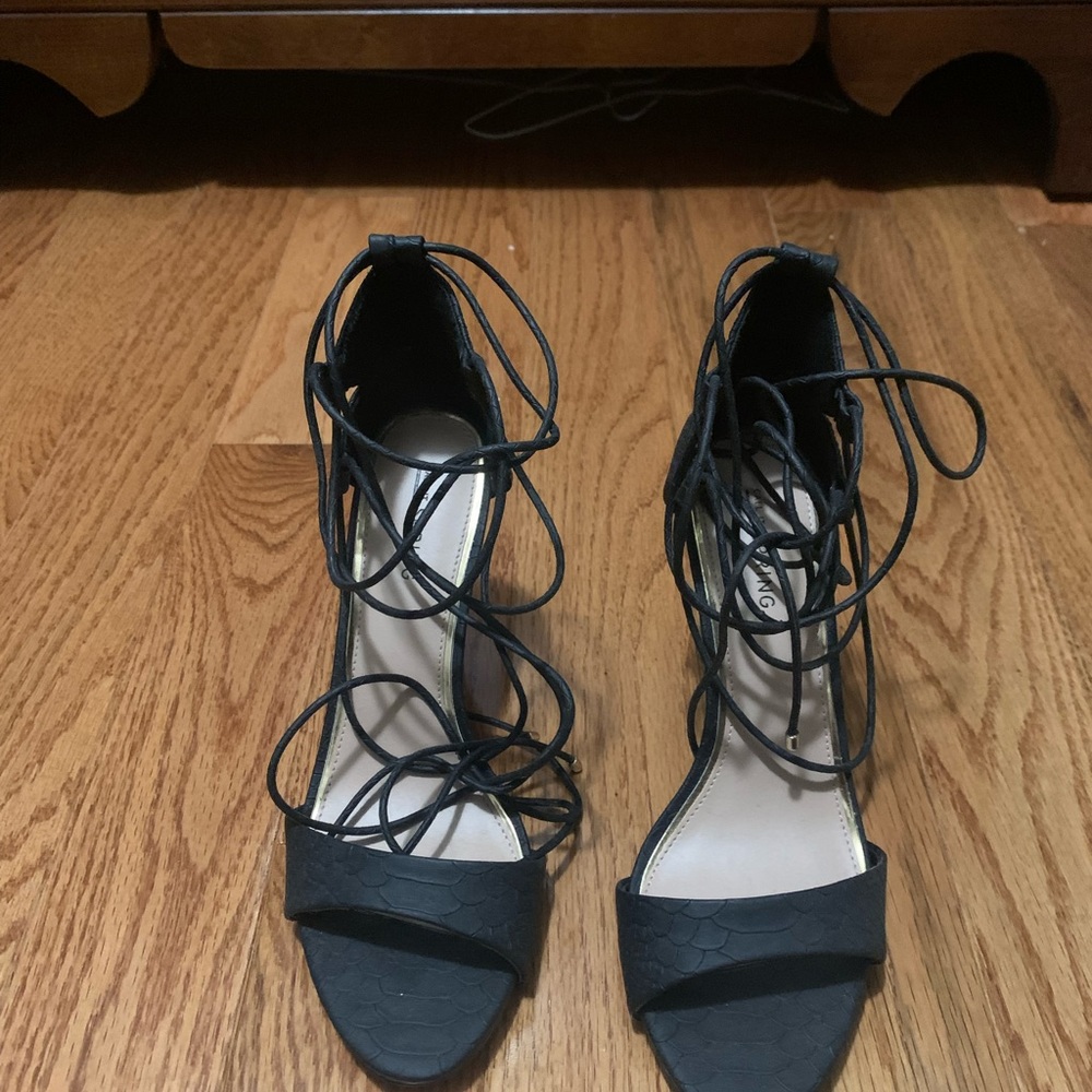 Heels - Picture 2 of 3